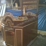 Mimbar Masjid Ukir Finishing Kombinasi Emas